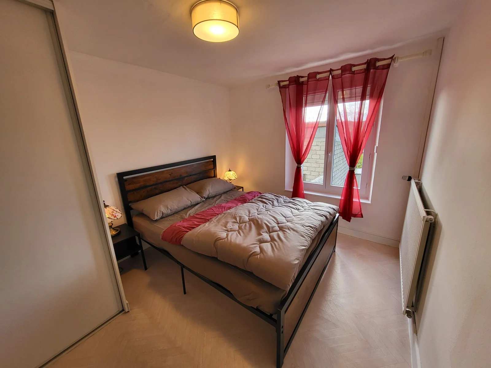 Chambre double du gîte d'étape D’Ici et D’Ailleurs à Saugues